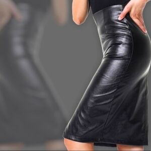 🛑BOGO 🆕Classic Vegan Leather Midi Skirt